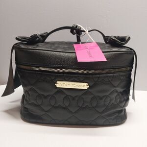 Betsey Johnson Double Bow Train Case Black Quilted Hearts Makeup Cosmetics Bag